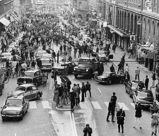 ͼΪ���涨��ʻ���������л����Ҳ��ĵ�һ���糿����̱ͨ��������һ�ţ�1967�ꡣ