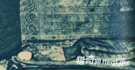 �嶫������߲���Ůʬ����һλ����ߣ��Ѱ��