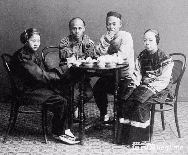 30�ž�ʱ����Ů�˵�����Ƭ���ع���С��Ϊ�����Ǹ����(4)