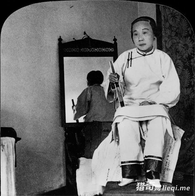 30�ž�ʱ����Ů�˵�����Ƭ���ع���С��Ϊ�����Ǹ����(1)