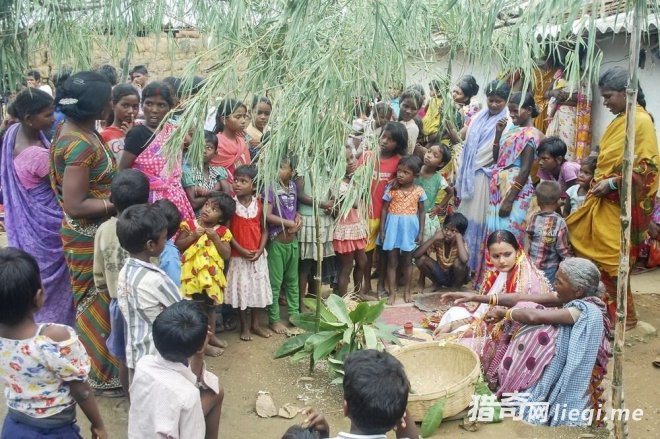 �й��ڹ��������ף�Ů�Ӿ�Ȼ�빷���(1)