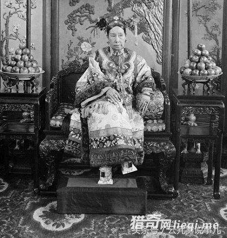 ɹɹ����̫��ľ�����ͼ����ʵ�������ĺ�����������������(1)