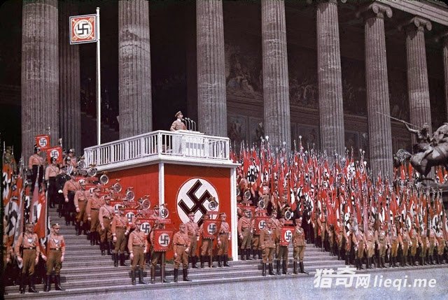 14���ɴ�¹���ϡ�в�ɫ����Ƭ��չ�����˲����ı�����ѧ(4)