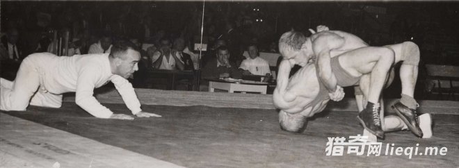 1948���׶ذ��˻�����Ƭ���ڶ��������ս����׽��˶���(5)