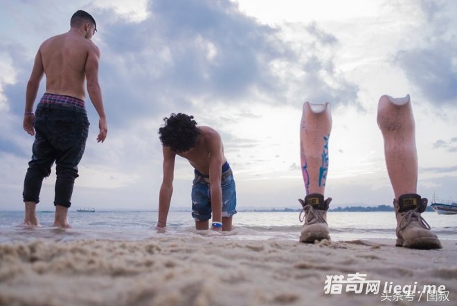 ����16��С�к�û��˫�ȣ�ȴ�����ȫ������ھ����������˸ж�(1)