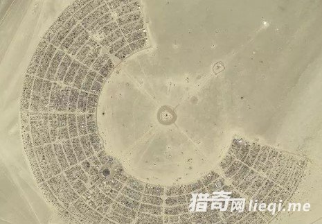 ��������ڵ�����ÿ��ֻ����8�죬֮����˼�������(1)