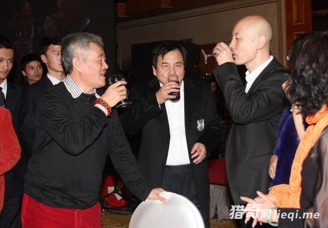 �۷��ڵ��Ա�ɽ�����ж�ţ����Щ��Ƭ����˵��һ�У�