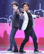 ����Ҷ���̨�����հ�ڽ�ɽ���̵���Щ����½�Խ�����մ�