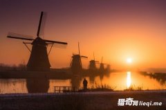 22���������棬������Ӱʦ�Լ���������